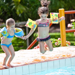 Dicas para evitar acidentes e afogamentos de crianças em piscinas